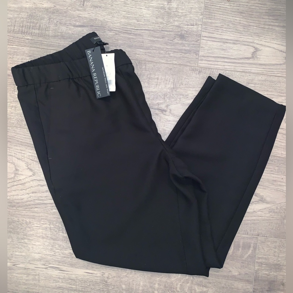 NWT black Banana Republic pull-on pants size M